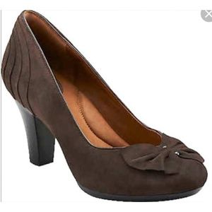 Clark's Artisan Brown Suade Bow Top Heels Size 12M